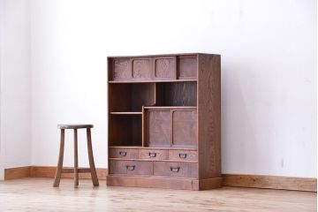 アンティーク家具　アンティーク　三方欅材の小振りな茶箪笥(茶棚)