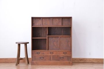 アンティーク家具　アンティーク　三方欅材の小振りな茶箪笥(茶棚)