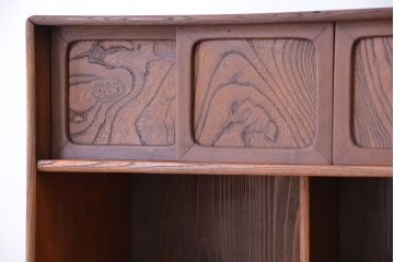 アンティーク家具　アンティーク　三方欅材の小振りな茶箪笥(茶棚)