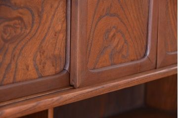 アンティーク家具　アンティーク　三方欅材の小振りな茶箪笥(茶棚)
