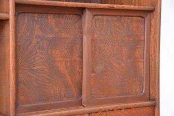 アンティーク家具　アンティーク　三方欅材の小振りな茶箪笥(茶棚)