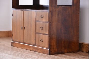 アンティーク家具　アンティーク　前板桐材　小振りでシンプルな茶箪笥(茶棚、桐箪笥、桐たんす)