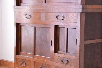 アンティーク家具　古民具・骨董　杢目の素晴らしい両面引き戸　関東水屋箪笥(茶箪笥)