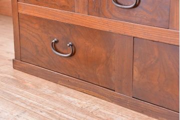 アンティーク家具　古民具・骨董　杢目の素晴らしい両面引き戸　関東水屋箪笥(茶箪笥)