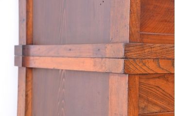 アンティーク家具　古民具・骨董　杢目の素晴らしい両面引き戸　関東水屋箪笥(茶箪笥)