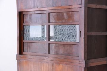 アンティーク家具　古民具・骨董　杢目の素晴らしい両面引き戸　関東水屋箪笥(茶箪笥)