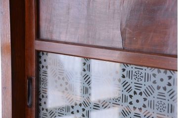 アンティーク家具　古民具・骨董　杢目の素晴らしい両面引き戸　関東水屋箪笥(茶箪笥)
