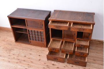 アンティーク家具　古民具・骨董　杢目の素晴らしい両面引き戸　関東水屋箪笥(茶箪笥)