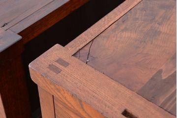 アンティーク家具　古民具・骨董　杢目の素晴らしい両面引き戸　関東水屋箪笥(茶箪笥)