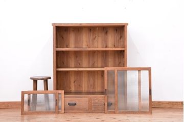 アンティーク家具　アンティーク　古い木味の大振りなモールガラス収納棚(食器棚、飾り棚)