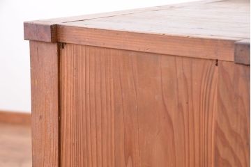 アンティーク家具　アンティーク　古い木味の大振りなモールガラス収納棚(食器棚、飾り棚)