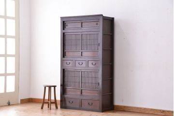 アンティーク家具　アンティーク　モダンデザインの三尺水屋箪笥(収納棚、食器棚)