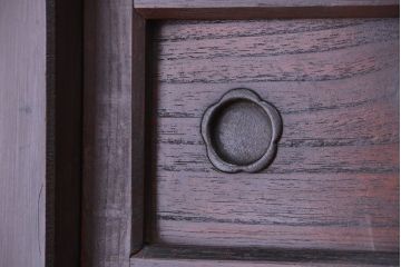 アンティーク家具　アンティーク　モダンデザインの三尺水屋箪笥(収納棚、食器棚)