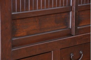 アンティーク家具　アンティーク　モダンデザインの三尺水屋箪笥(収納棚、食器棚)