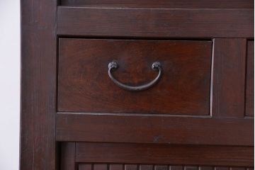 アンティーク家具　アンティーク　モダンデザインの三尺水屋箪笥(収納棚、食器棚)