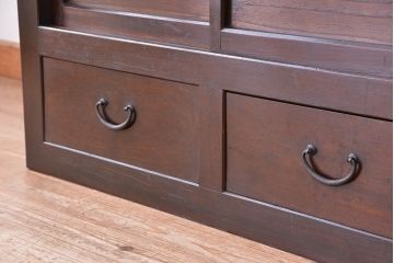 アンティーク家具　アンティーク　モダンデザインの三尺水屋箪笥(収納棚、食器棚)