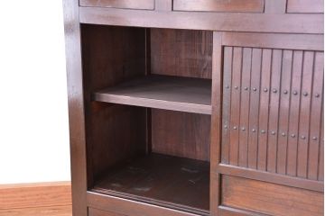 アンティーク家具　アンティーク　モダンデザインの三尺水屋箪笥(収納棚、食器棚)