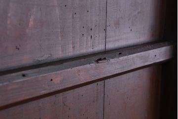 アンティーク家具　アンティーク　モダンデザインの三尺水屋箪笥(収納棚、食器棚)