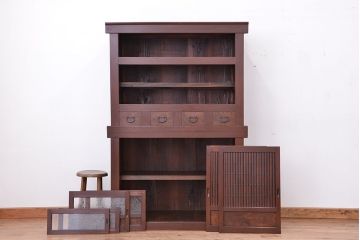 アンティーク家具　古民具・骨董　ダイヤガラス入りのモダンな四尺水屋箪笥(食器棚、収納棚)