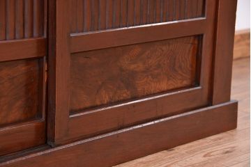 アンティーク家具　古民具・骨董　ダイヤガラス入りのモダンな四尺水屋箪笥(食器棚、収納棚)