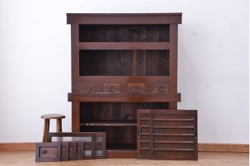 アンティーク家具　古民具・骨董　背の低めな四尺水屋箪笥(食器棚、収納棚)
