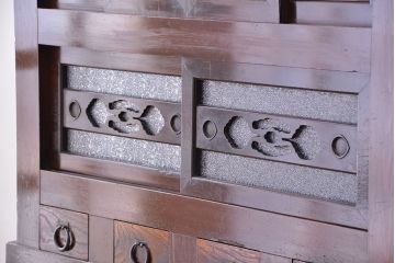 アンティーク家具　古民具・骨董　背の低めな四尺水屋箪笥(食器棚、収納棚)