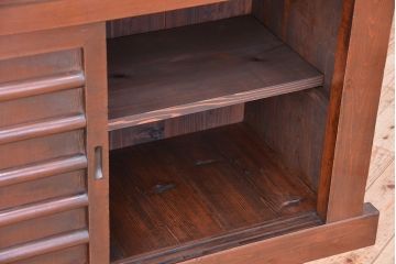 アンティーク家具　古民具・骨董　背の低めな四尺水屋箪笥(食器棚、収納棚)