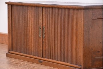 アンティーク家具　アンティーク　古いナラ材の上質なシャッター書類棚?(収納棚、本立て、小引き出し)