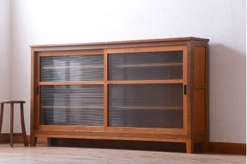 レトロ家具　昭和レトロ　古い学校のアンティーク脚付き収納棚