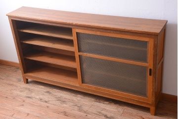 レトロ家具　昭和レトロ　古い学校のアンティーク脚付き収納棚