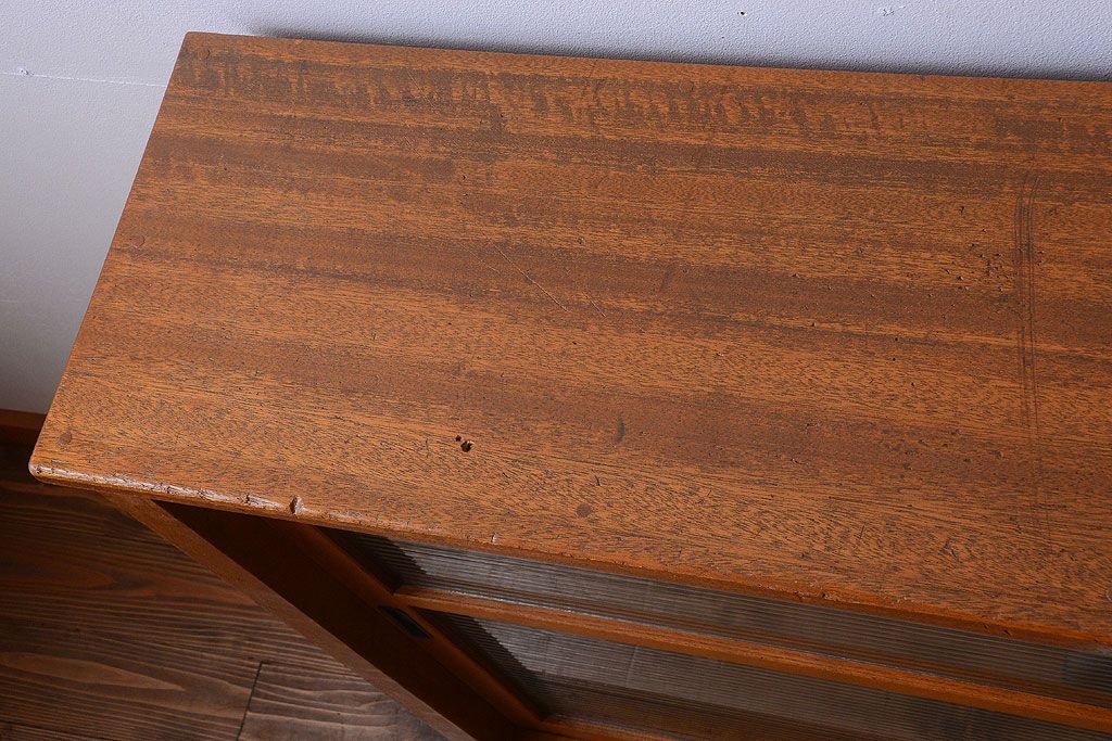 レトロ家具　昭和レトロ　古い学校のアンティーク脚付き収納棚