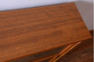 レトロ家具　昭和レトロ　古い学校のアンティーク脚付き収納棚