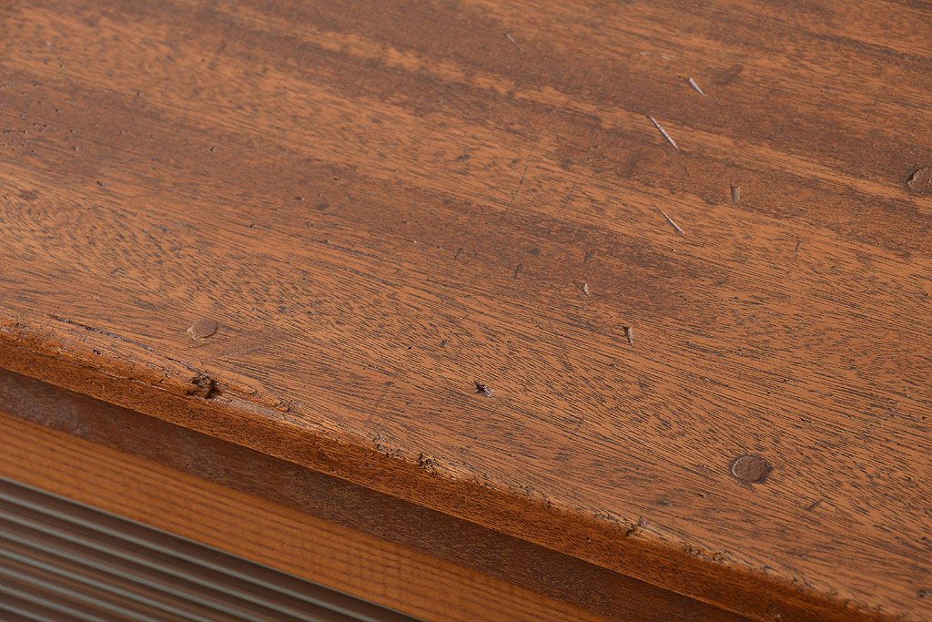 レトロ家具　昭和レトロ　古い学校のアンティーク脚付き収納棚