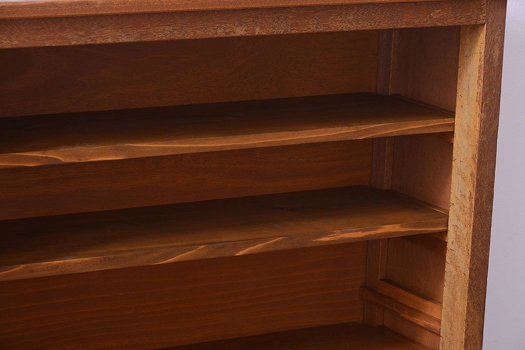 レトロ家具　昭和レトロ　古い学校のアンティーク脚付き収納棚