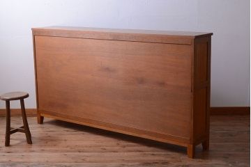 レトロ家具　昭和レトロ　古い学校のアンティーク脚付き収納棚