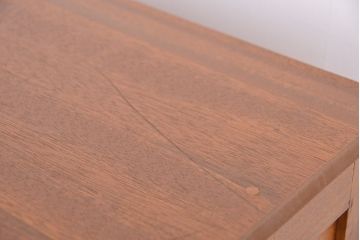 アンティーク家具　1970年代　古い学校の脚付きモールガラス収納棚(食器棚、本棚)