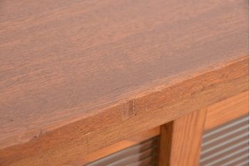 アンティーク家具　1970年代　古い学校の脚付きモールガラス収納棚(食器棚、本棚)