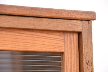 アンティーク家具　1970年代　古い学校の脚付きモールガラス収納棚(食器棚、本棚)