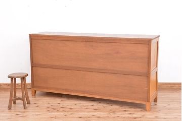 アンティーク家具　1970年代　古い学校の脚付きモールガラス収納棚(食器棚、本棚)