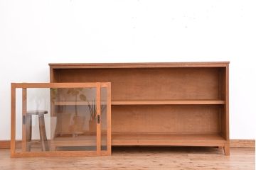 アンティーク家具　1970年代　古い学校の脚付きガラス収納棚(食器棚、本棚、飾り棚)