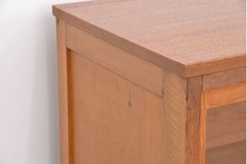 アンティーク家具　1970年代　古い学校の脚付きガラス収納棚(食器棚、本棚、飾り棚)