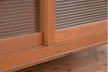 アンティーク家具　1970年代　古い学校の鉄脚モールガラス収納棚?(食器棚・本棚)