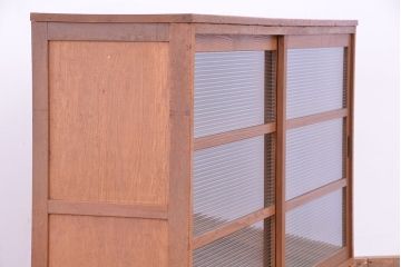 アンティーク家具　1970年代　古い学校の鉄脚モールガラス収納棚?(食器棚・本棚)