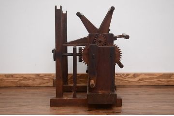 アンティーク雑貨　古い座繰り機(糸巻き/古民具)