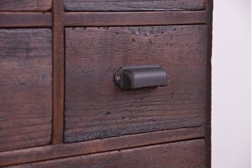 アンティーク家具　古民具・骨董　脚付き34杯引出し収納棚(薬箪笥、百味箪笥)