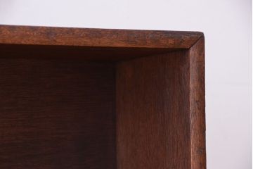 アンティーク家具　アンティーク　古い木のシンプルな薄型本棚(飾り棚、収納棚)