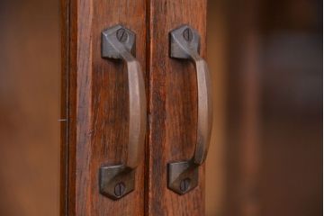 アンティーク家具　アンティーク　古いナラ材の小振りでシンプルな本箱(収納棚)