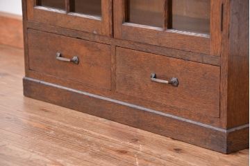 アンティーク家具　アンティーク　古いナラ材の小振りでシンプルな本箱(収納棚)