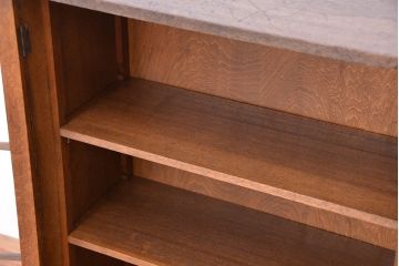 アンティーク家具　アンティーク　古いナラ材の小振りでシンプルな本箱(収納棚)