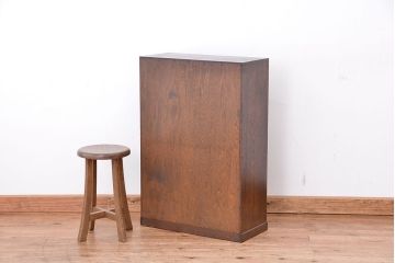 アンティーク家具　アンティーク　古いナラ材の小振りでシンプルな本箱(収納棚)